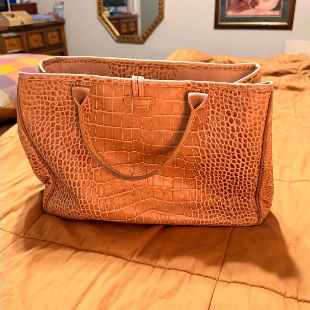 Structured Croc-Embossed Longchamp Tote Bag in Light Tan